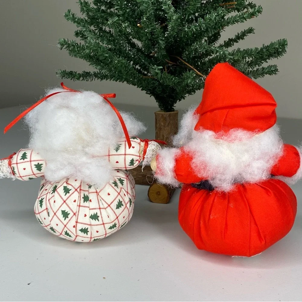 Vintage Santa & Mrs. Claus Stuffed Fabric Dolls Christmas Decor Shelf Sitters